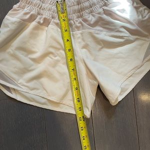 Lululemon white size 6 shorts